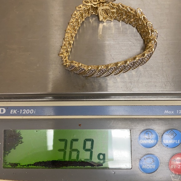 14K Solid Gold Diamonds Bracelet - Picture 6 of 8